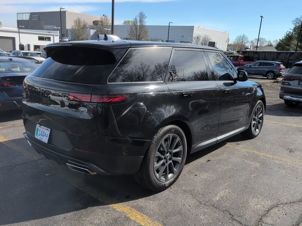 Used 2023 Land Rover Range Rover Sport SE image 3