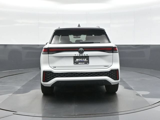 New 2026 Volkswagen Tiguan SE R-Line AWD/4WD image 6