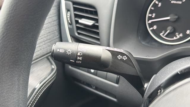 Used 2023 Nissan Rogue SV image 26