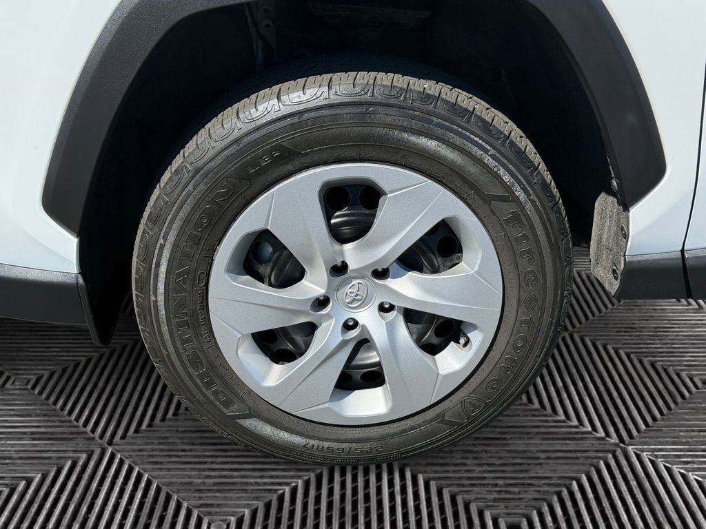 Certified 2024 Toyota RAV4 LE AWD/4WD image 14