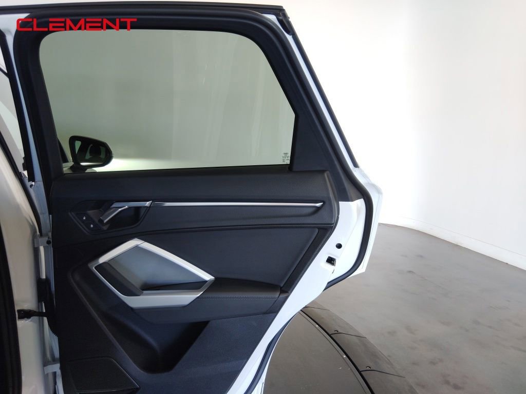 Used 2024 Audi Q3 2.0T Premium Plus w/ Premium Plus Package image 36