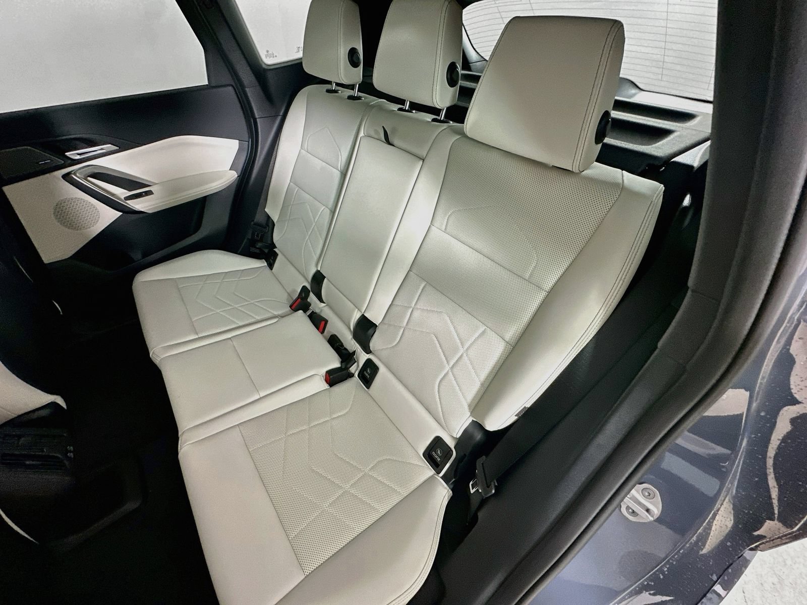 New 2027 BMW X1 xDrive28i AWD/4WD image 35