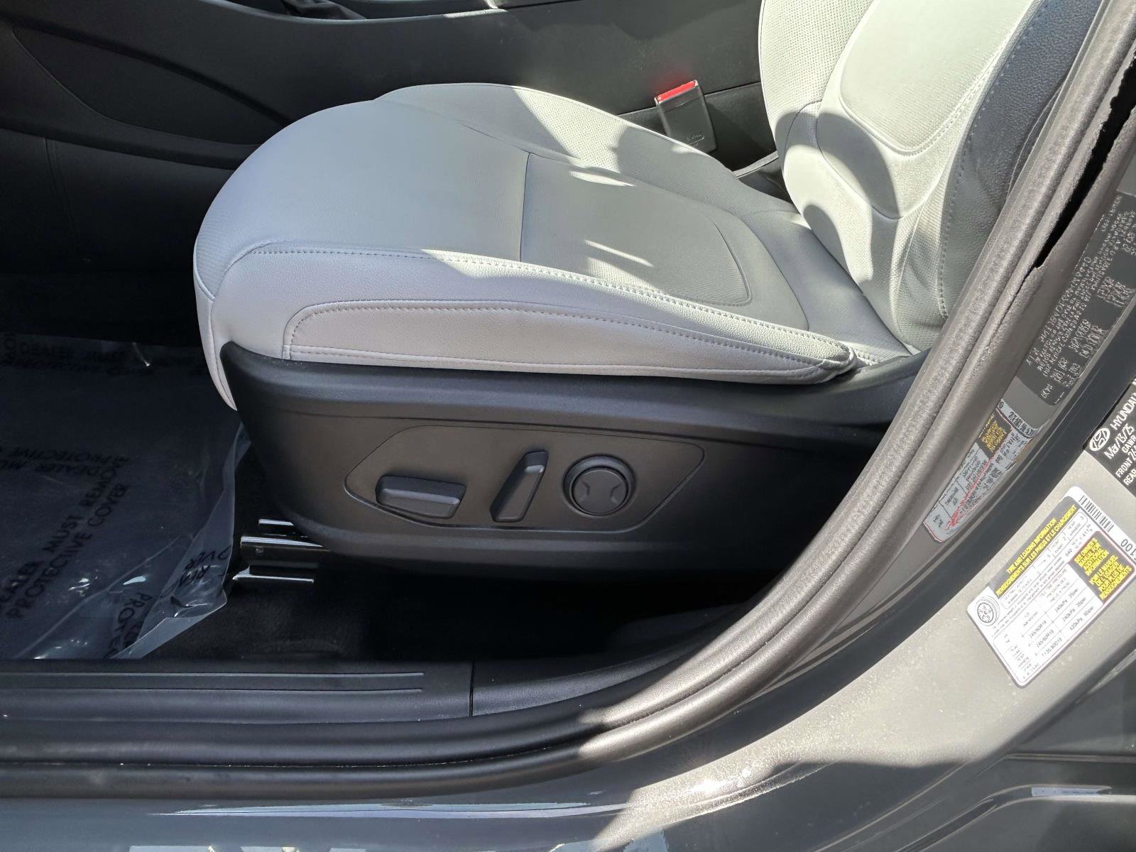 Used 2025 Hyundai Santa Cruz SEL image 17