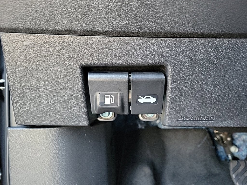 Used 2023 Nissan Kicks SV FWD image 29