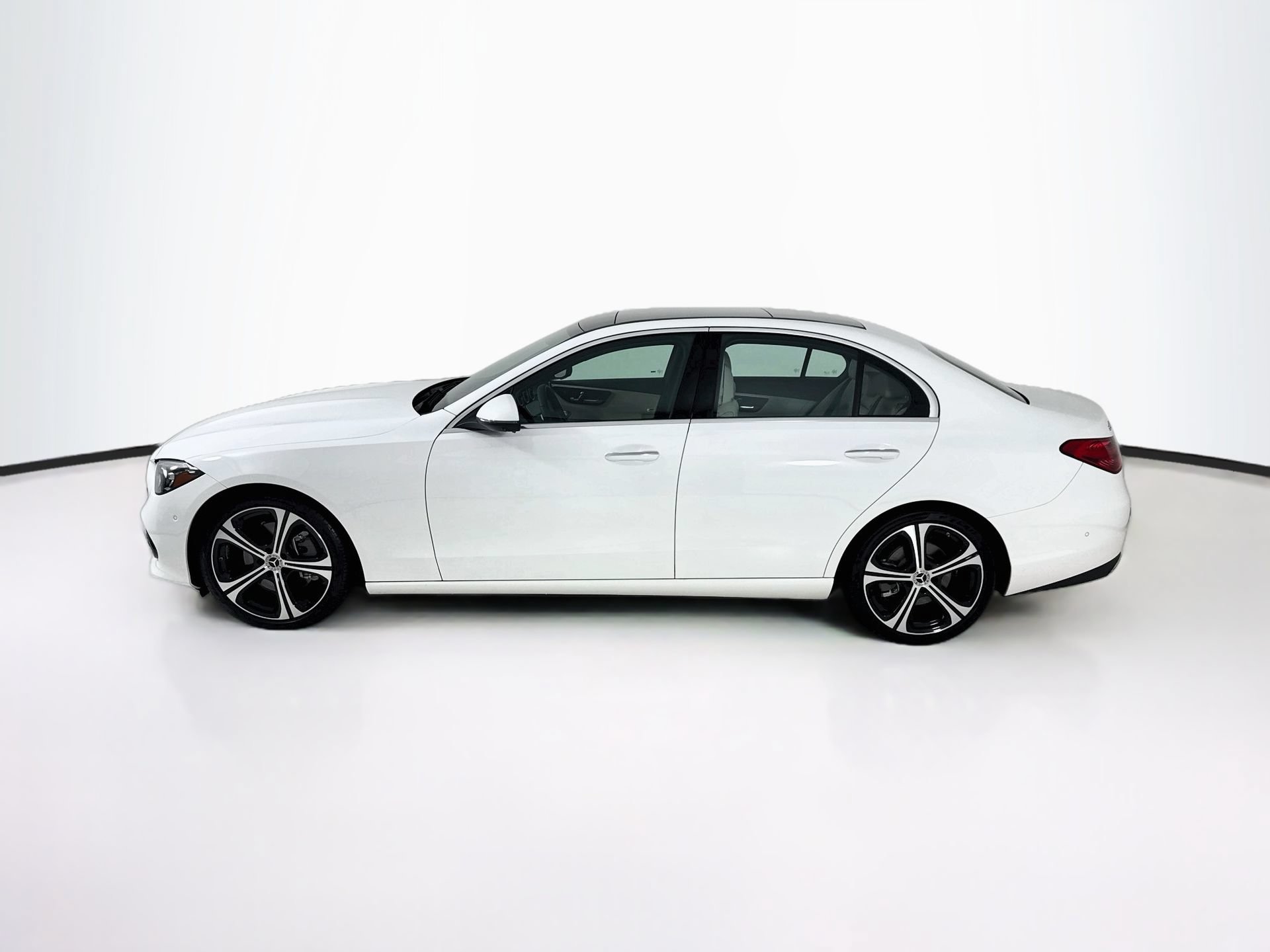 Used 2023 Mercedes-Benz C 300 Sedan image 5