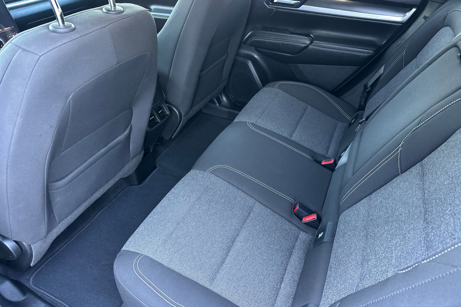 Used 2025 GMC Terrain Elevation image 13