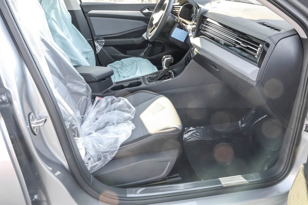 New 2026 Volkswagen Jetta SE FWD image 41