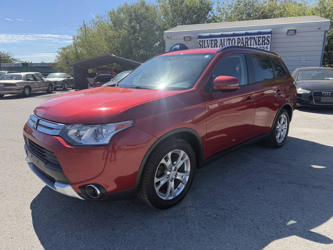 Used 2015 Mitsubishi Outlander SE FWD image 1