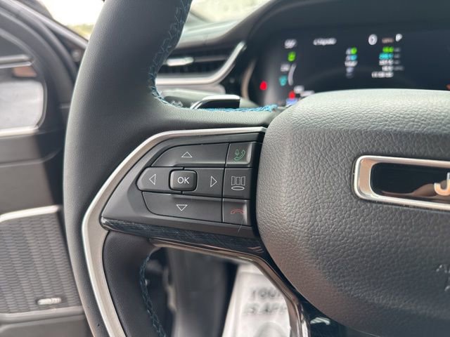 Used 2022 Jeep Grand Cherokee Trailhawk w/ Luxury Tech Group III AWD/4WD image 19