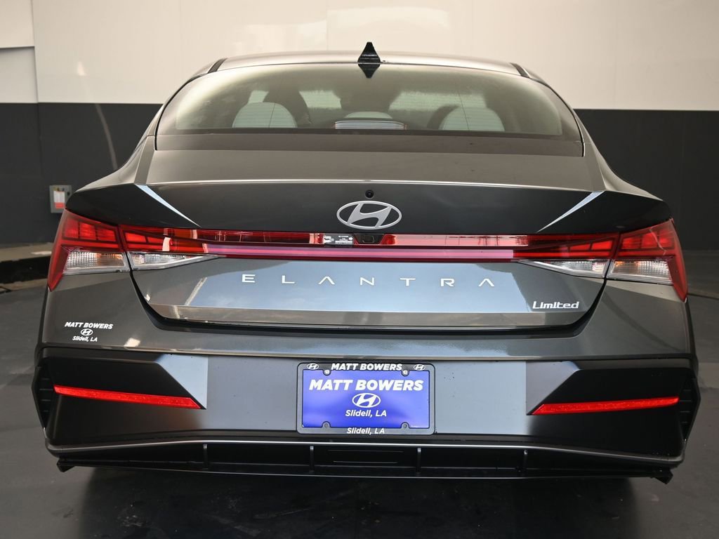 New 2026 Hyundai Elantra Limited image 17