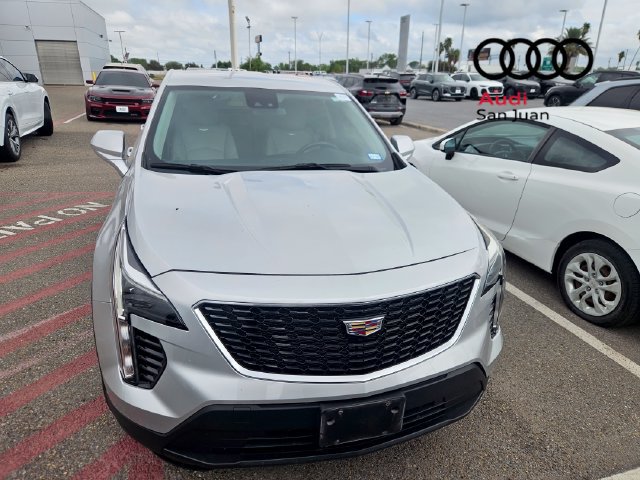 Used 2022 Cadillac XT4 Luxury FWD image 2