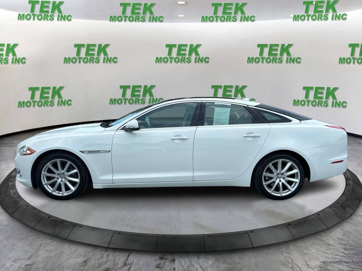 Used 2013 Jaguar XJ w/ Front Seat Comfort Pkg RWD image 10