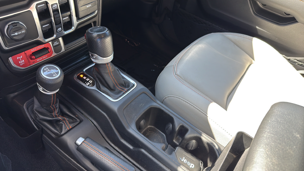 Used 2020 Jeep Gladiator Mojave AWD/4WD image 30