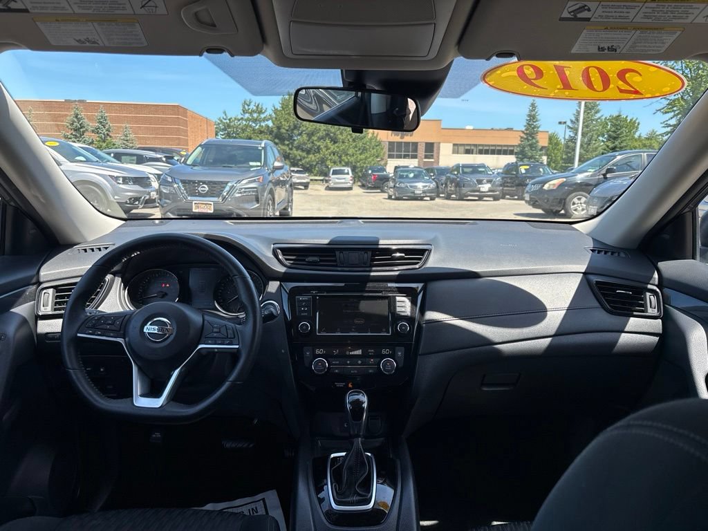 Used 2019 Nissan Rogue SV AWD/4WD image 15