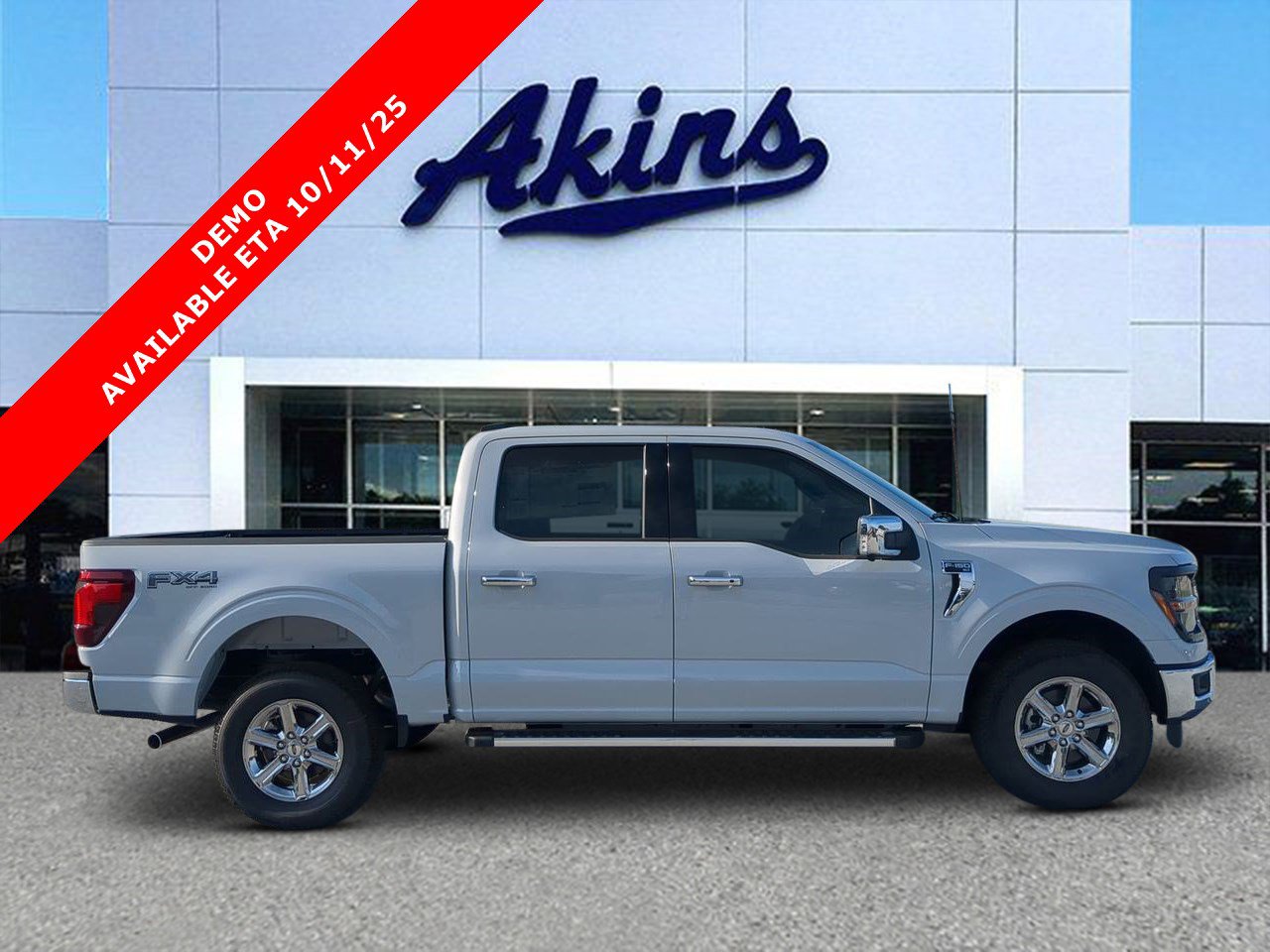 New 2025 Ford F150 XLT w/ Equipment Group 302A MID