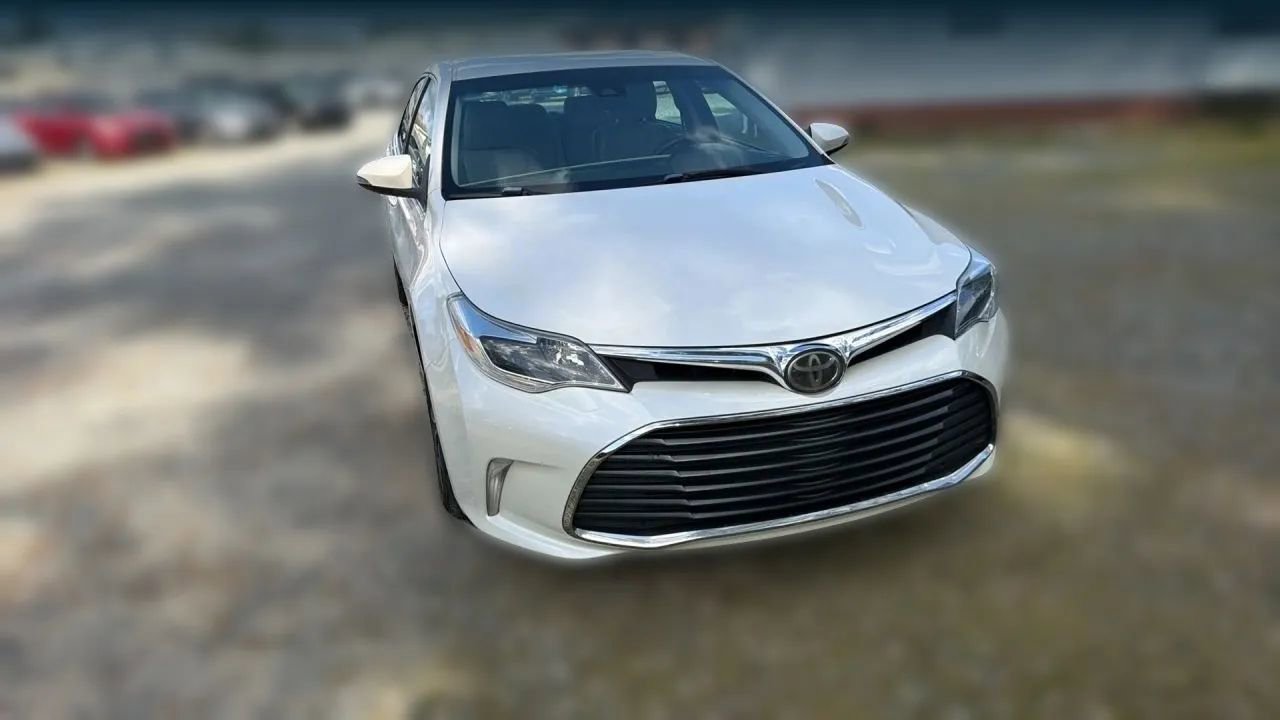 Used 2017 Toyota Avalon XLE FWD image 17