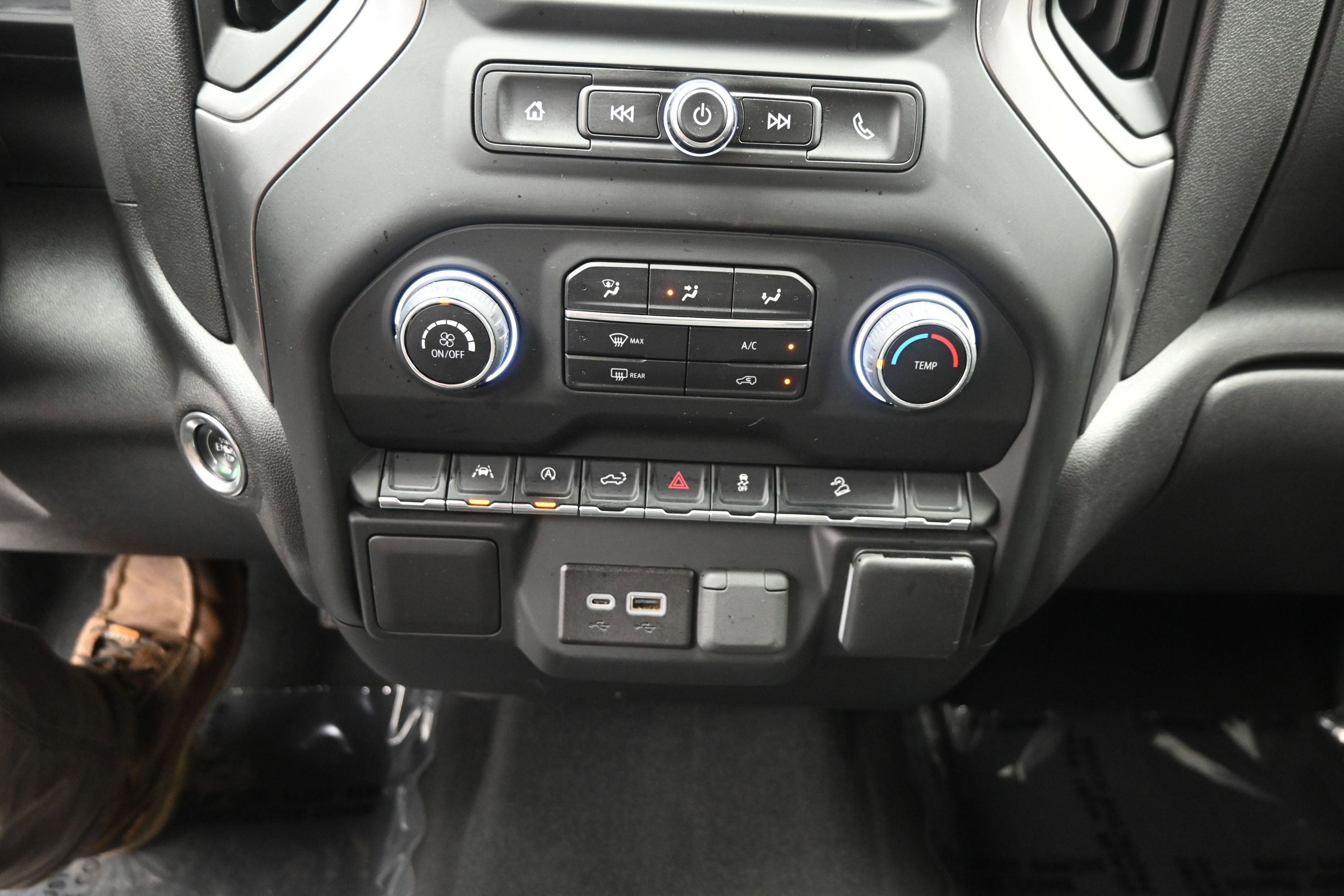 Used 2024 Chevrolet Silverado 1500 Custom Trail Boss w/ LPO, Dark Essentials Package AWD/4WD image 19