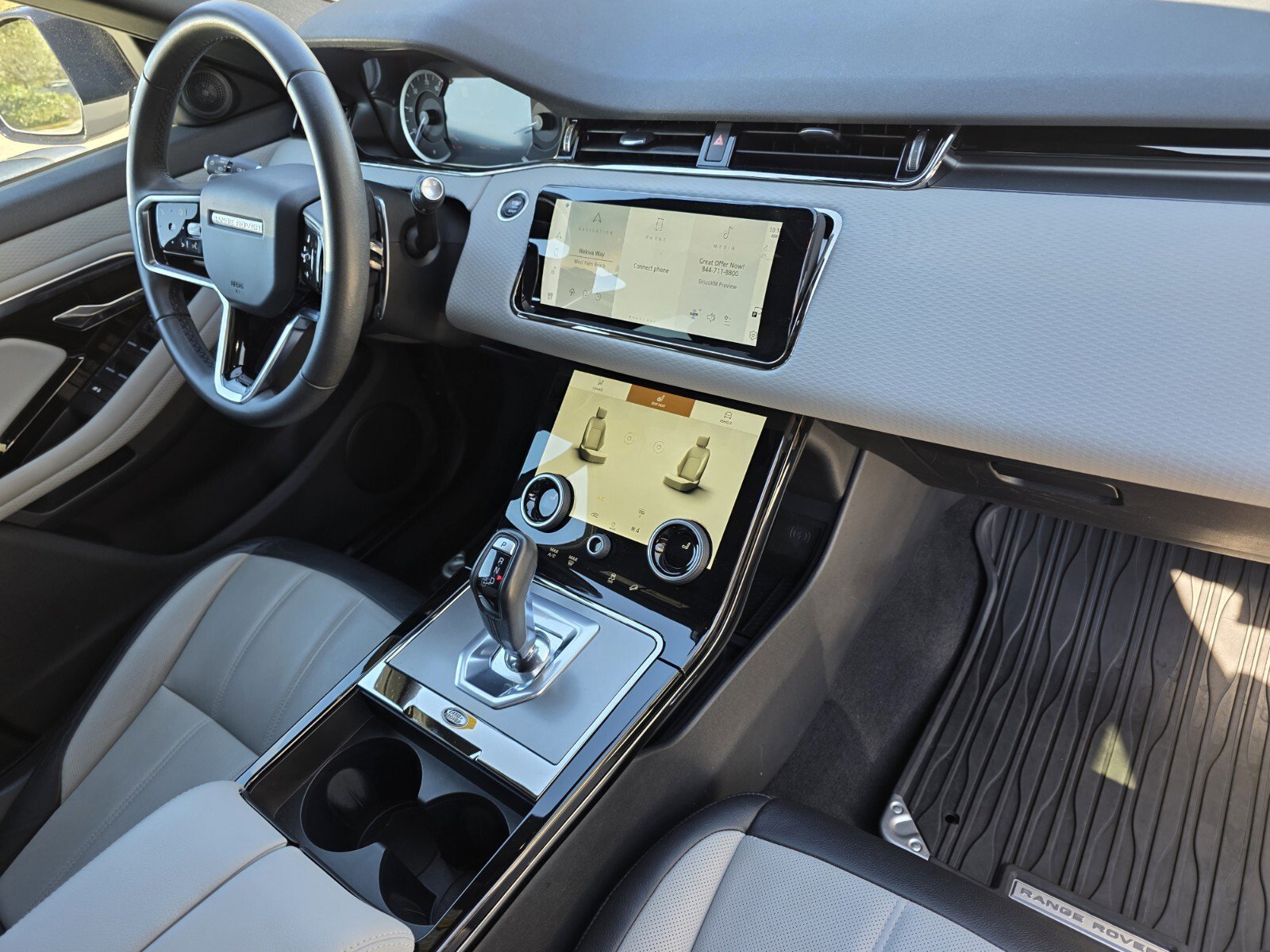 Used 2023 Land Rover Range Rover Evoque R-Dynamic S image 23