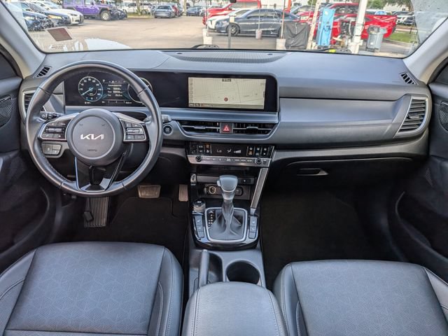 Certified 2024 Kia Seltos EX FWD image 16