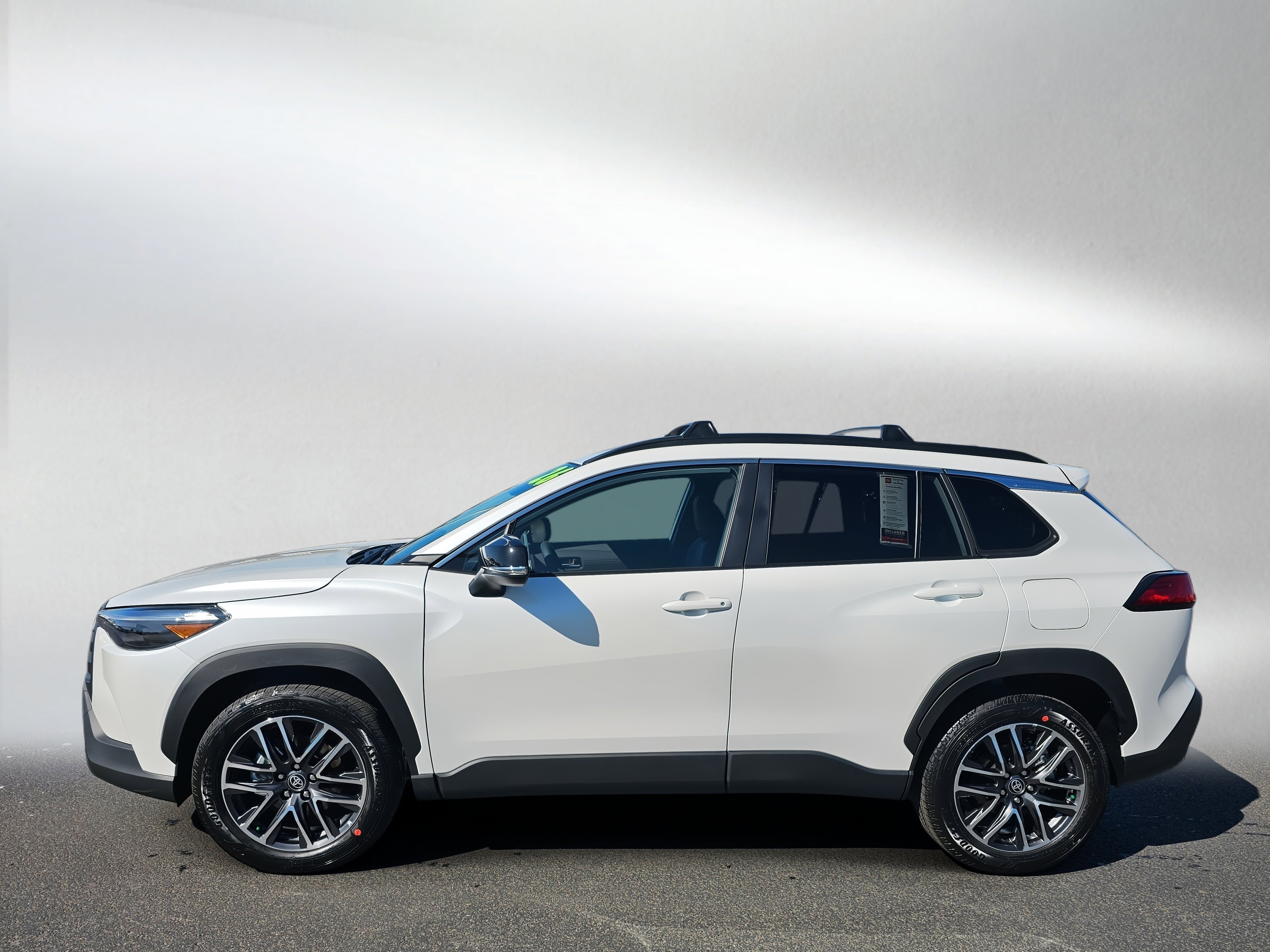 Used 2026 Toyota Corolla Cross XLE w/ Convenience Package image 2