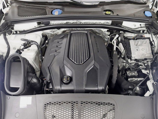 Used 2023 Porsche Macan image 35