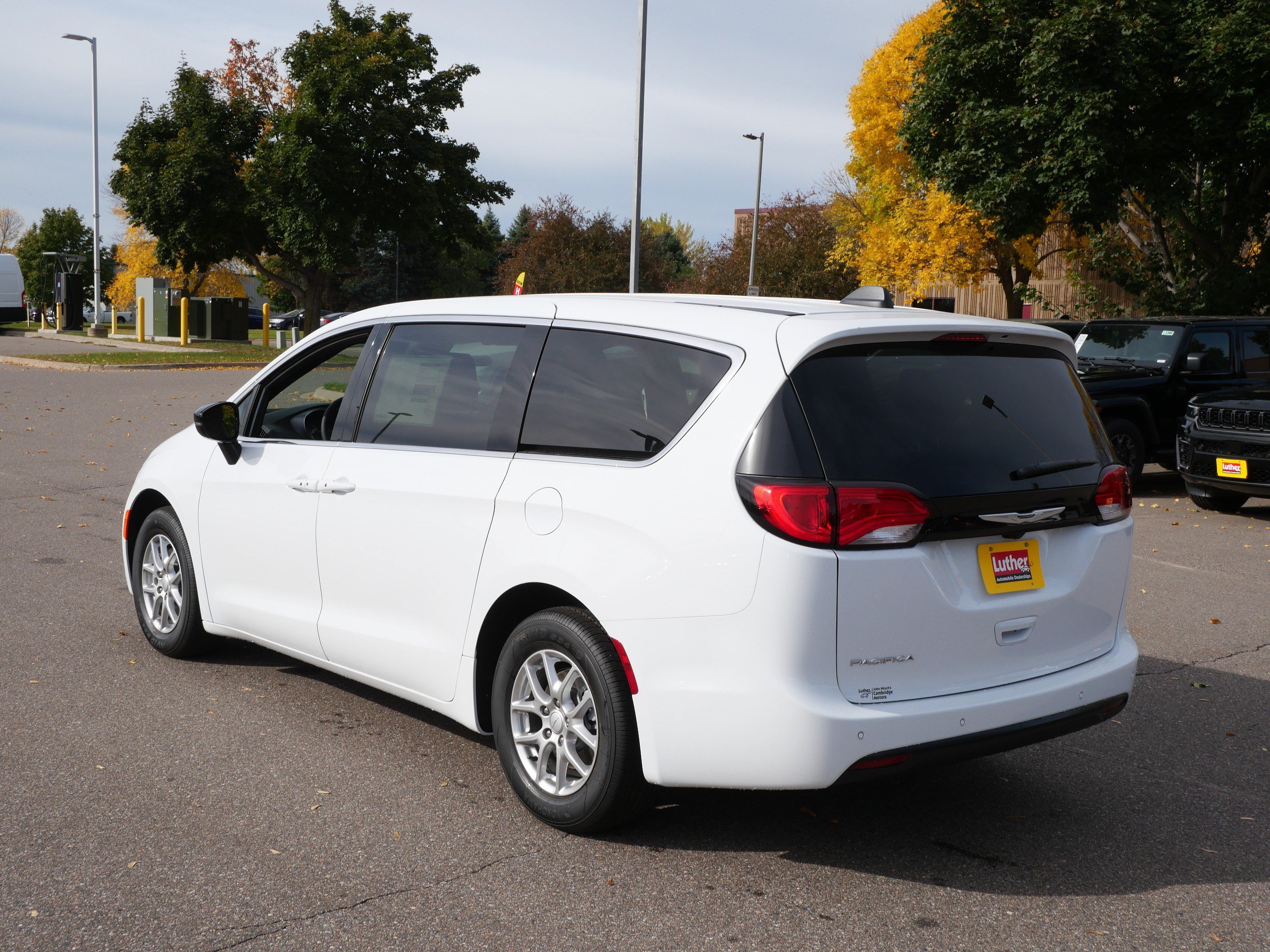 New 2027 Chrysler Pacifica LX FWD image 3