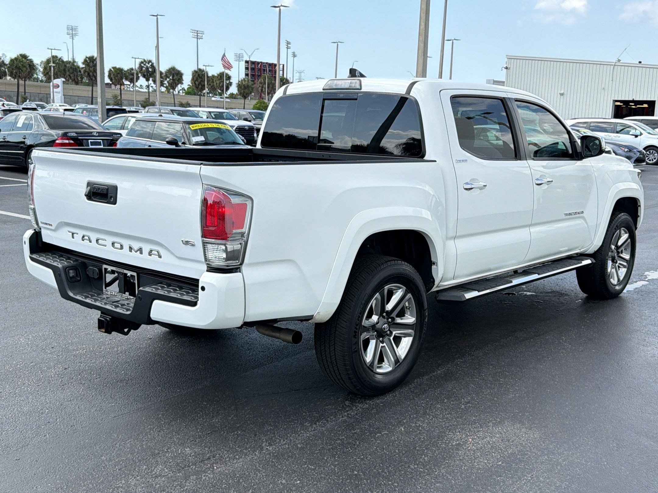Used 2019 Toyota Tacoma Limited image 9