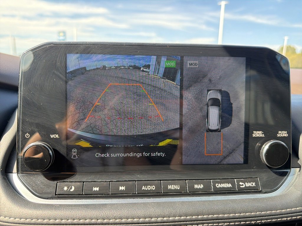 Used 2023 Nissan Rogue SL w/ SL Premium Package image 30