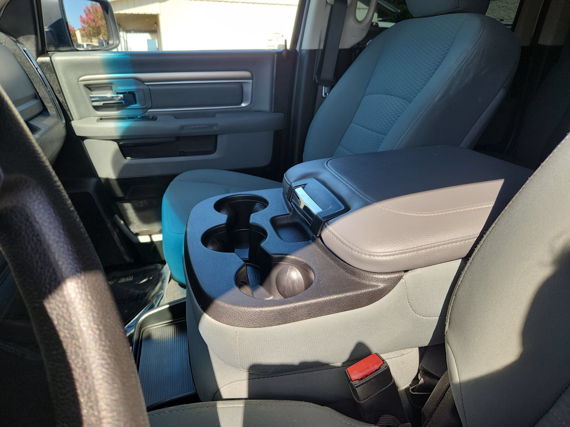 Used 2017 RAM 1500 Classic SLT RWD image 22