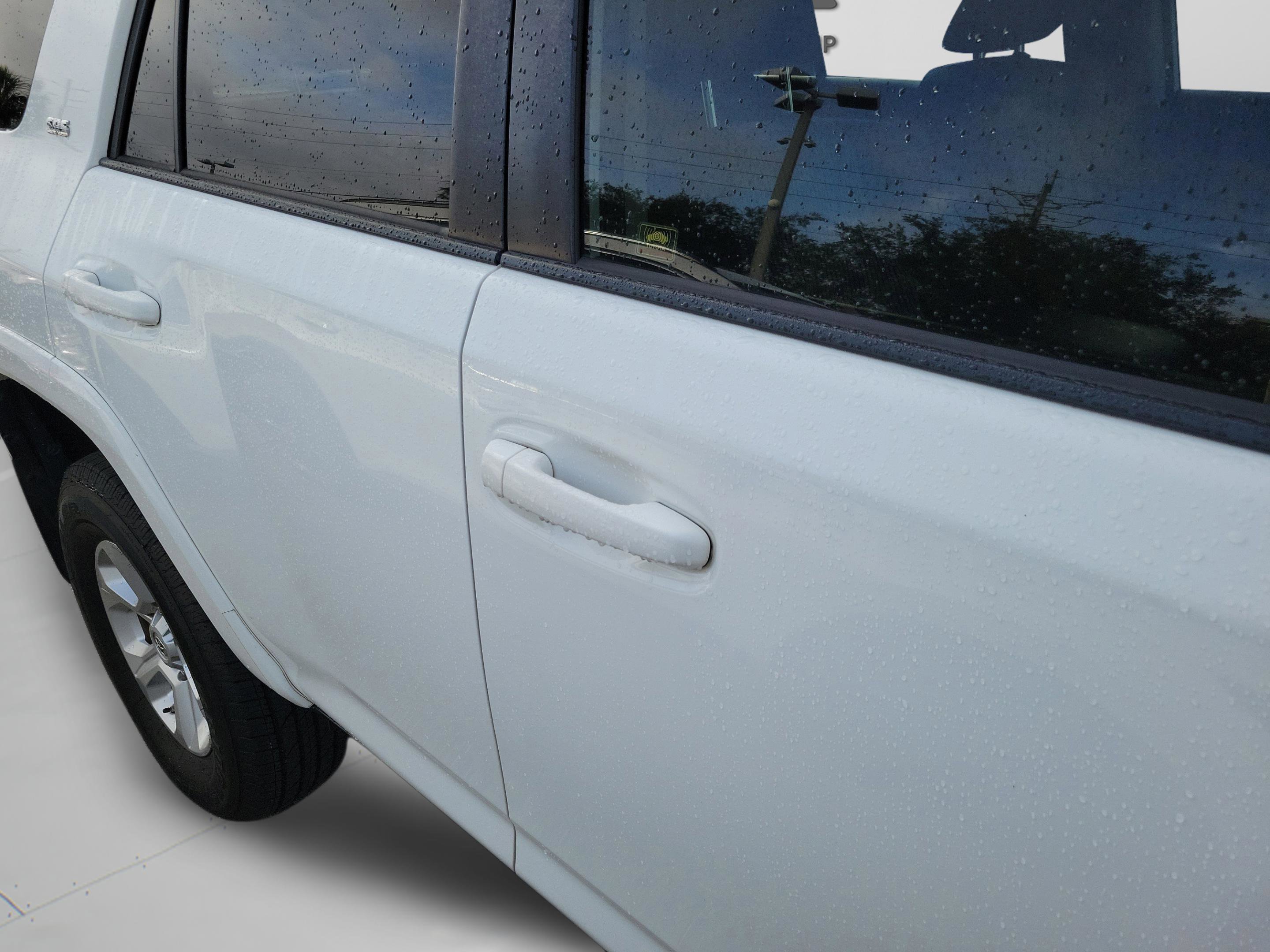 Used 2020 Toyota 4Runner SR5 AWD/4WD image 18