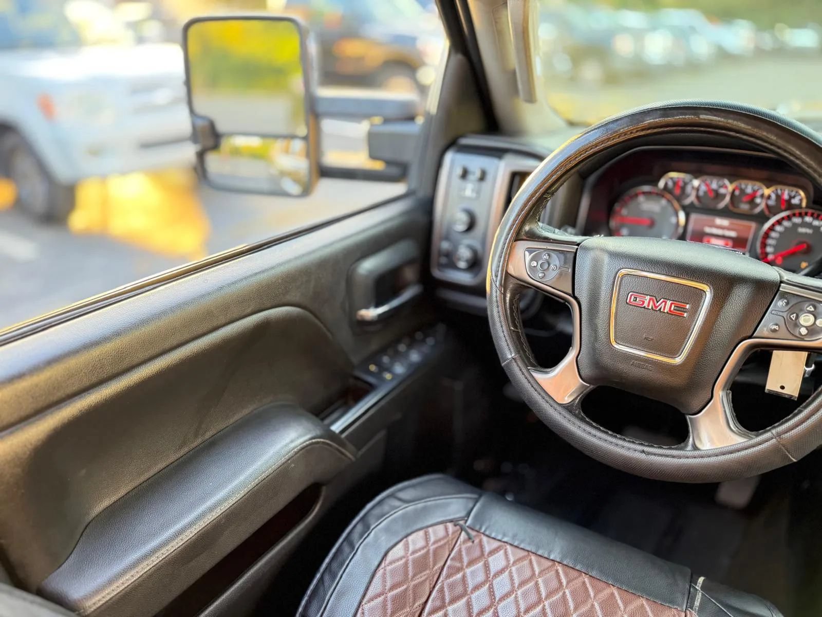 Used 2015 GMC Sierra 2500 SLE w/ All-Terrain HD Package AWD/4WD image 21
