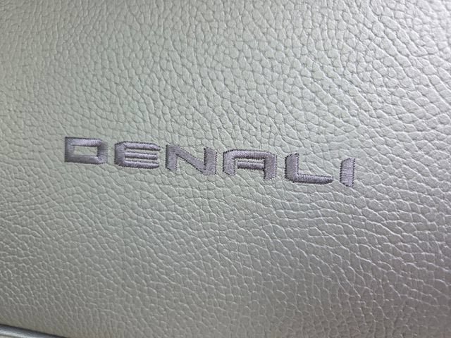 Used 2026 GMC Yukon Denali AWD/4WD image 13