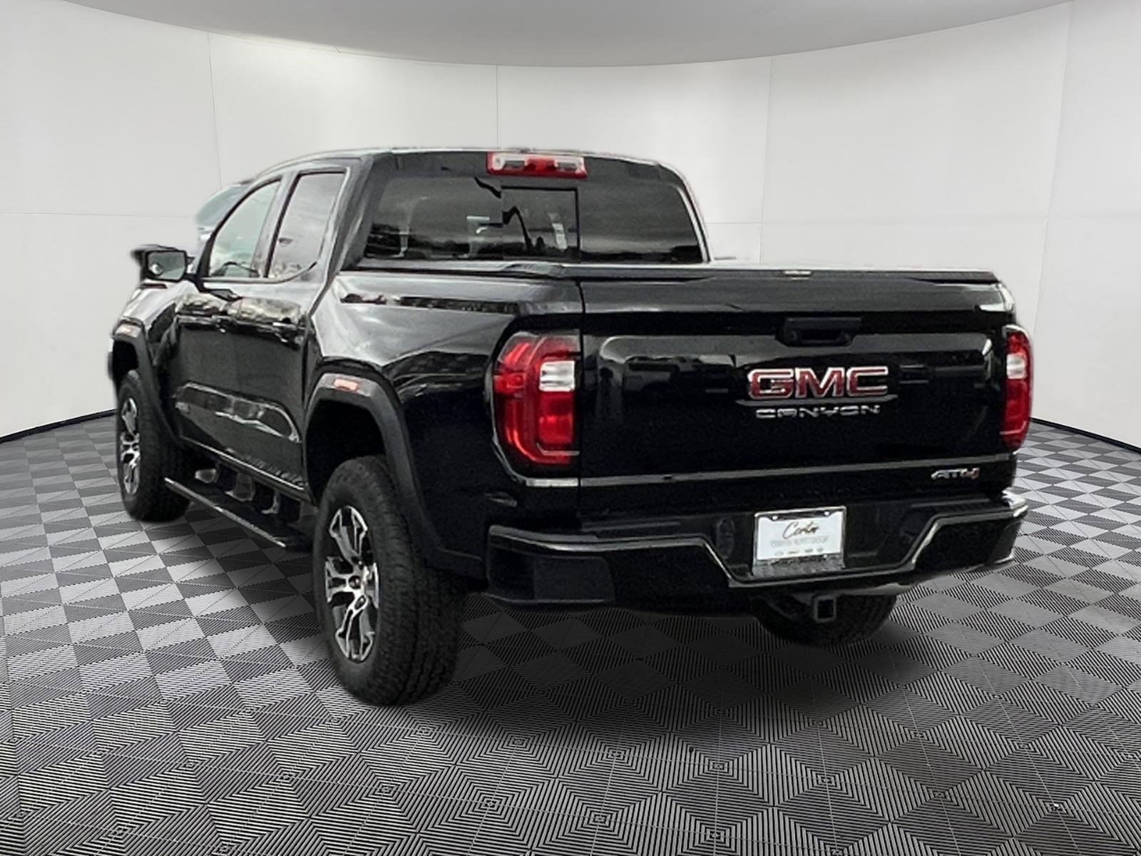 Used 2024 GMC Canyon AT4 image 4