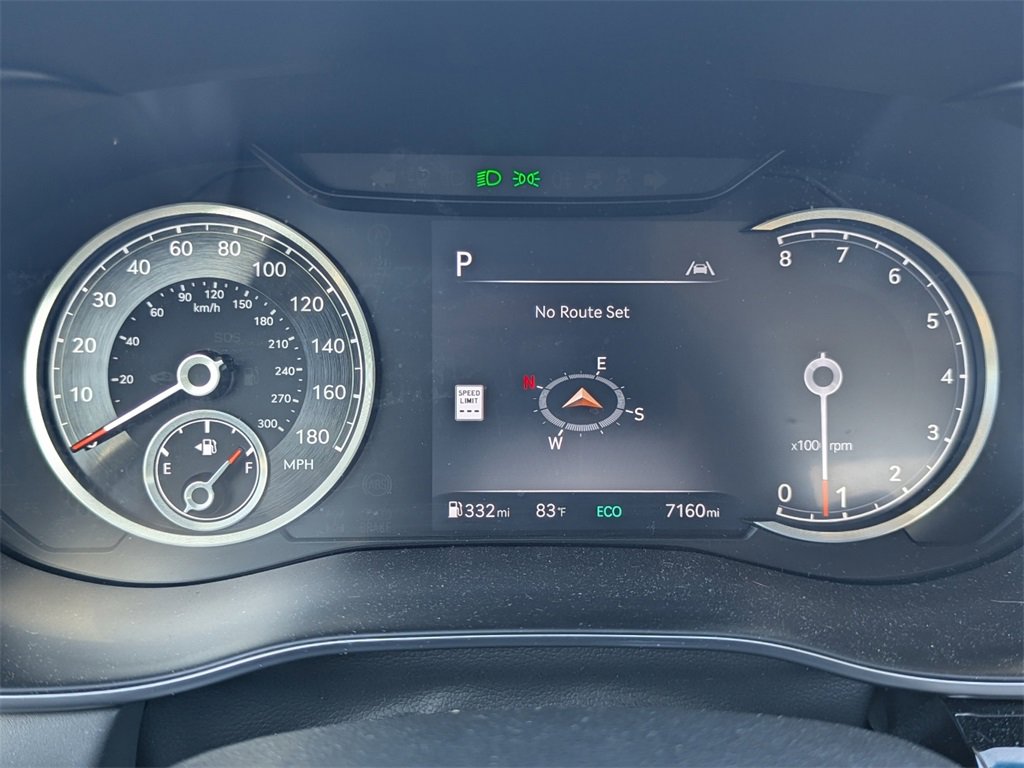 Used 2025 Genesis G70 2.5T image 23