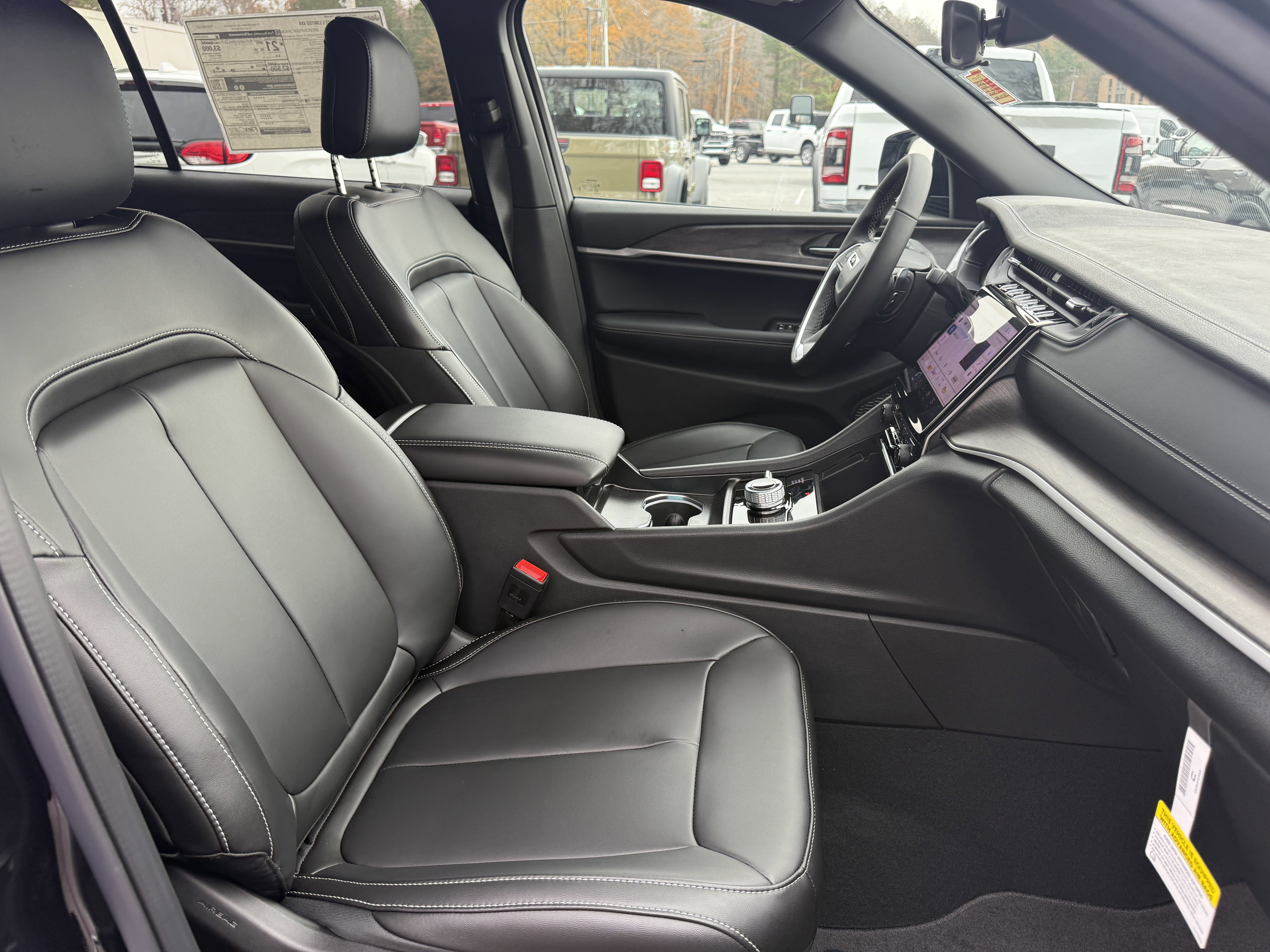 New 2025 Jeep Grand Cherokee L Limited w/ Trailer Tow Package image 15