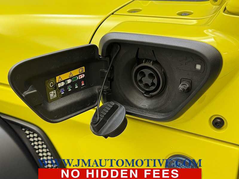 Used 2023 Jeep Wrangler Unlimited w/ Sun & Screen Package AWD/4WD image 11