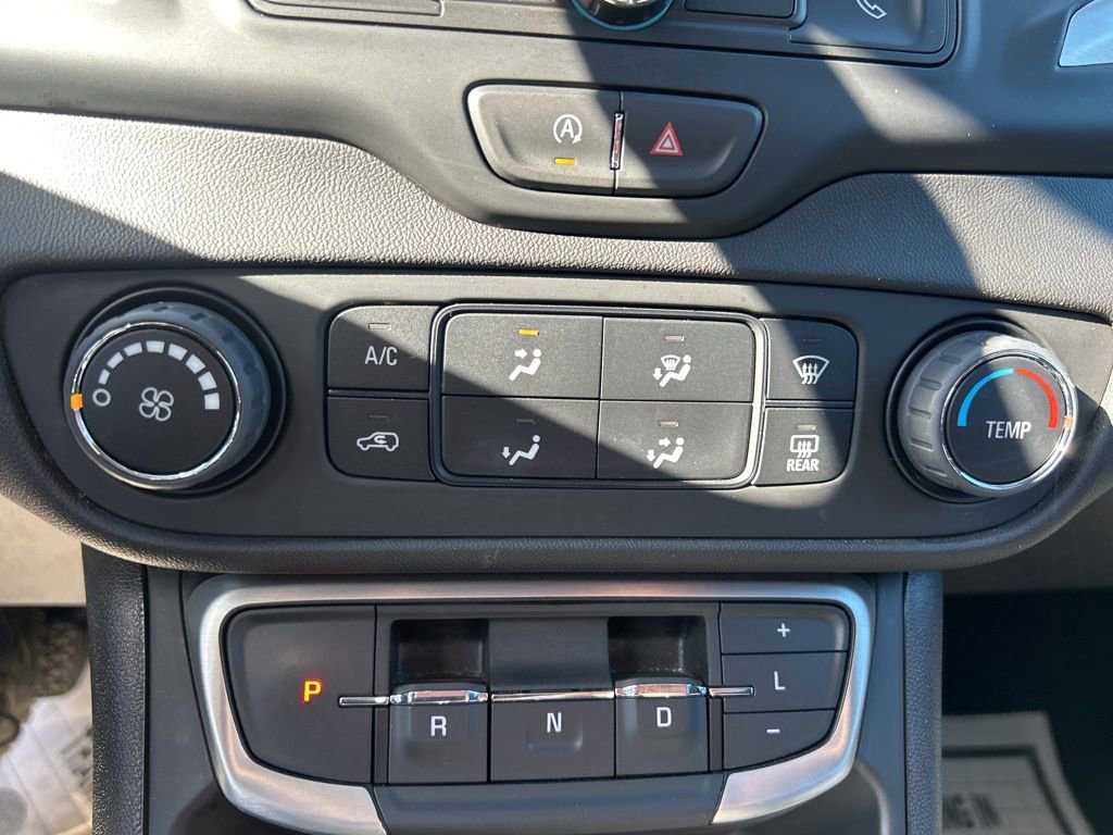 Used 2024 GMC Terrain SLE image 22