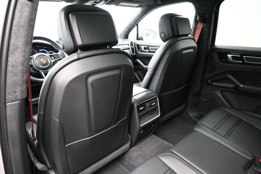 Certified 2021 Porsche Cayenne GTS AWD/4WD image 8