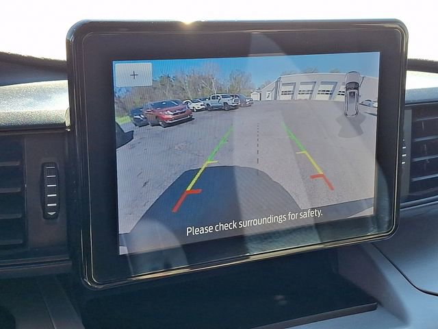 Used 2023 Ford Explorer XLT w/ Class IV Trailer Tow Package image 4