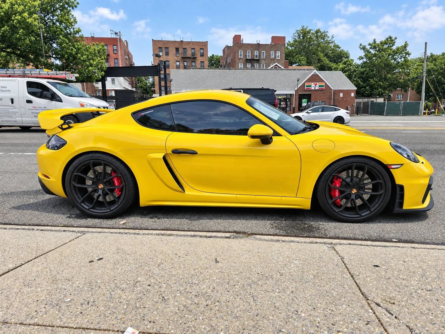 Used 2020 Porsche 718 Cayman GT4 RWD image 7