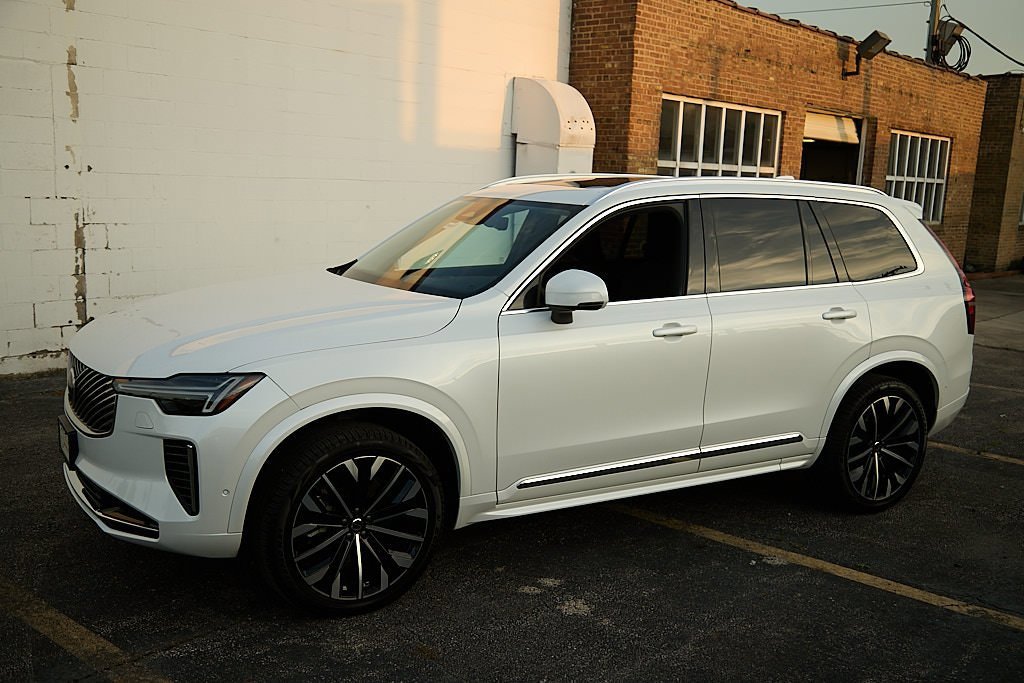 New 2025 Volvo XC90 B6 Plus w/ Protection Package Premier image 6