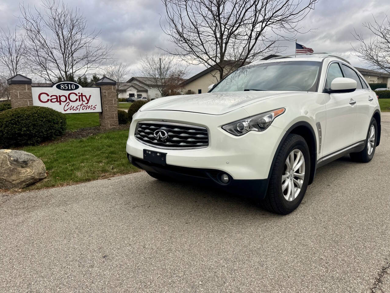 Used 2010 INFINITI FX35 AWD w/ Navigation Pkg