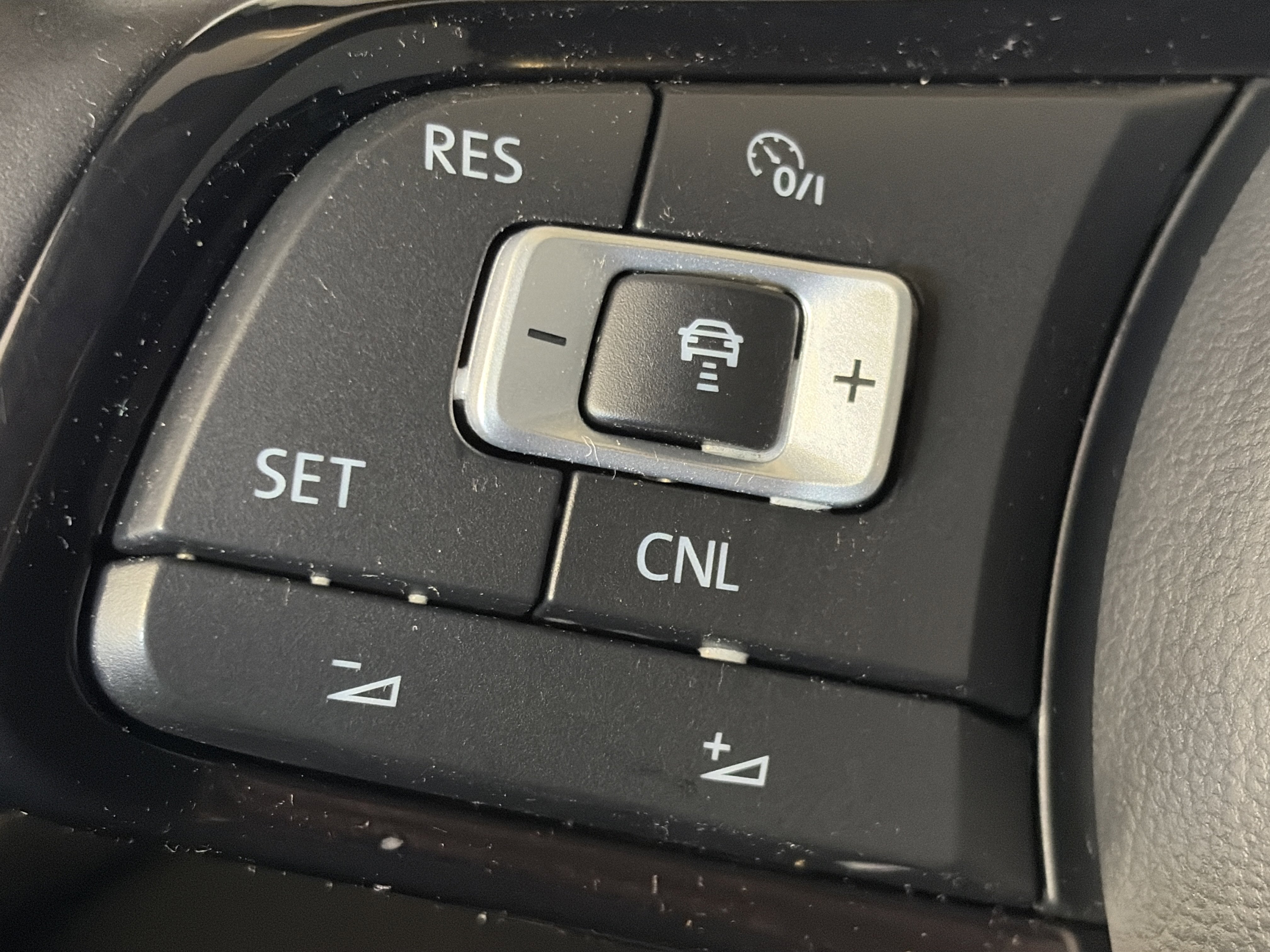 Used 2018 Volkswagen Golf R DCC & Navigation 4Motion image 32