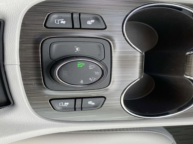 Used 2023 GMC Acadia SLT w/ Technology Package image 19