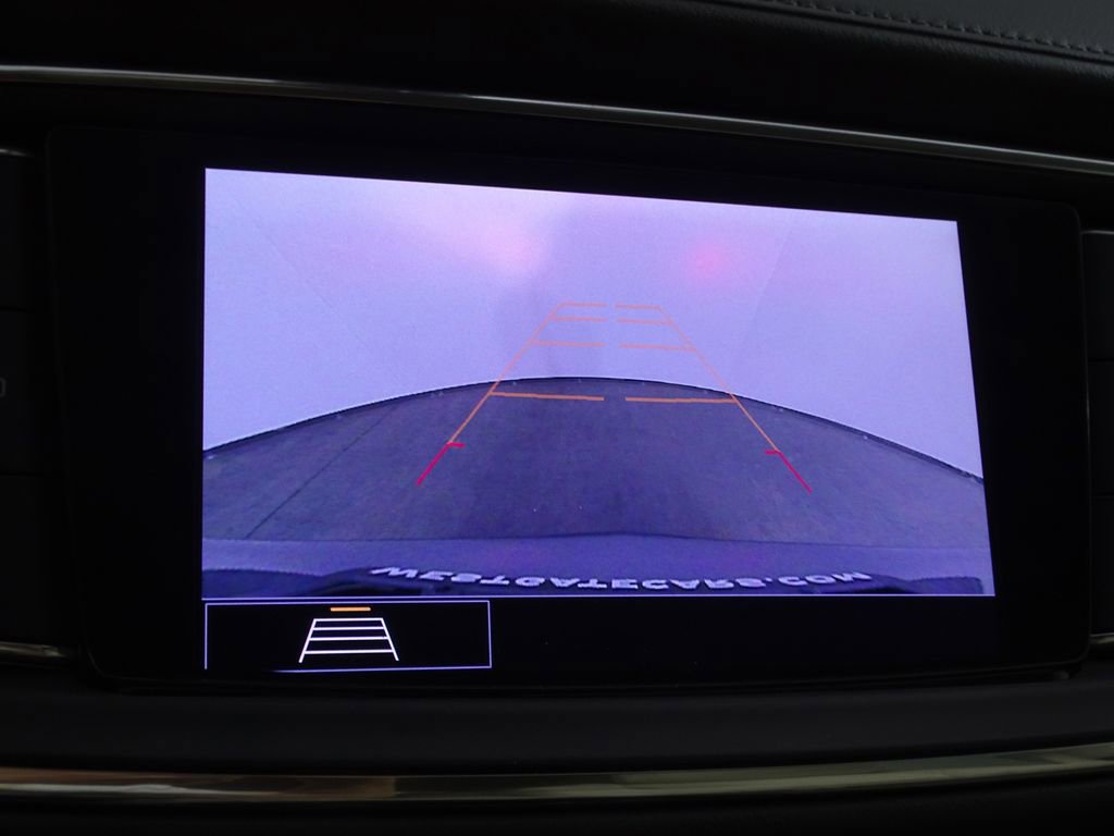 Used 2020 Buick Enclave Essence w/ LPO, Luxury Package image 8