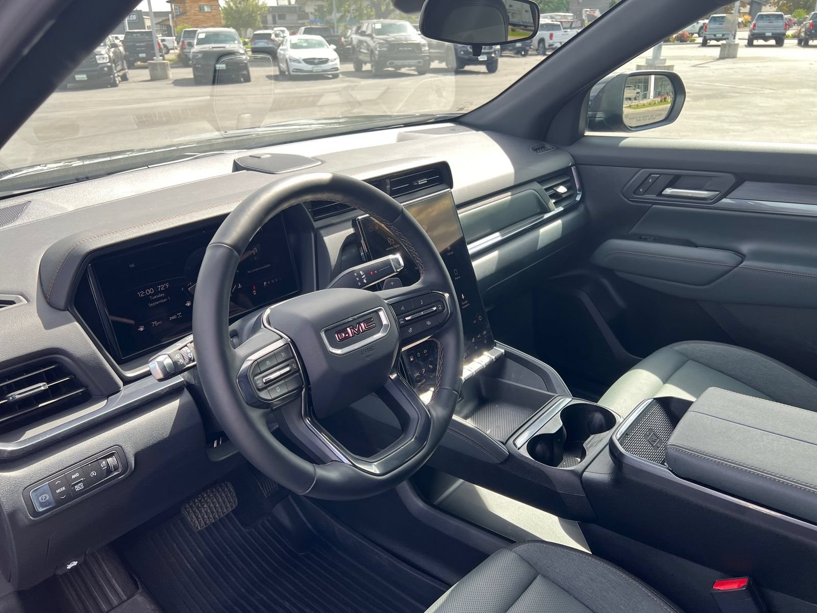 New 2026 GMC Terrain AT4 w/ LPO, Black Badging Package AWD/4WD image 19