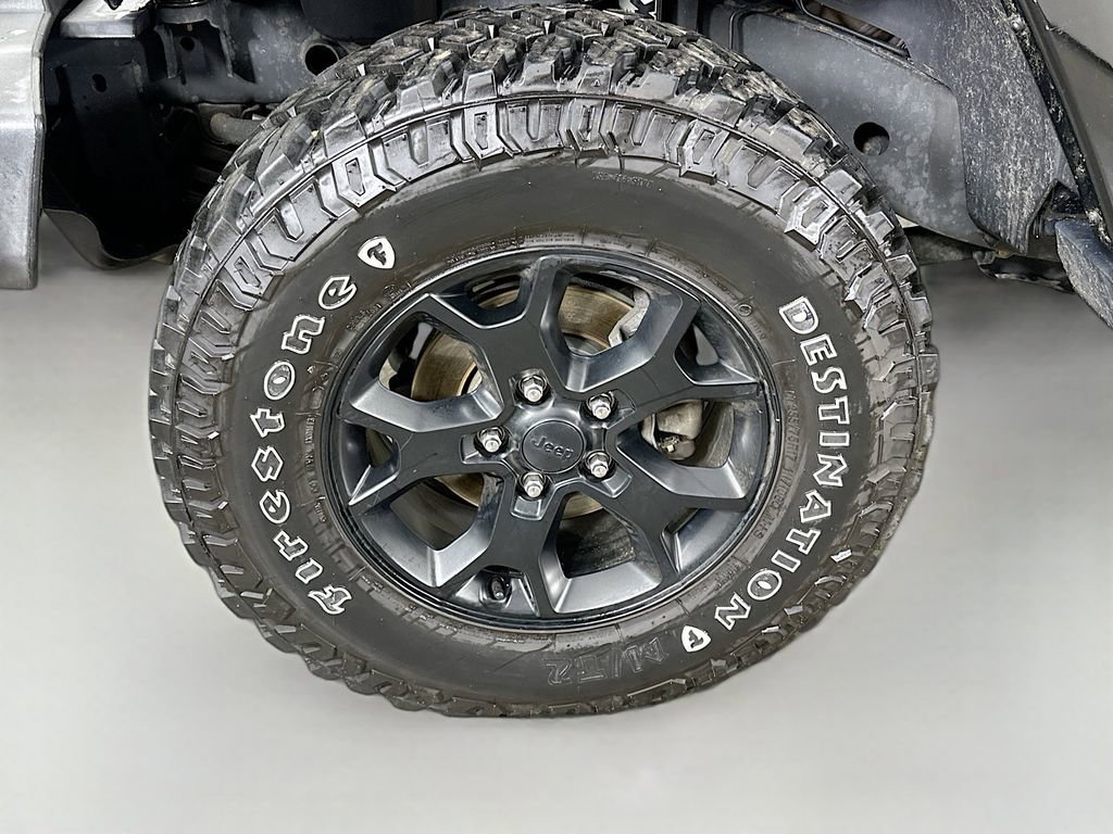 Used 2016 Jeep Wrangler Unlimited Sahara w/ Connectivity Group image 10