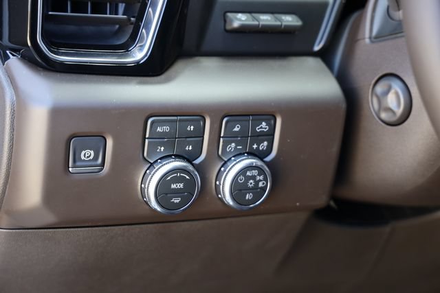 New 2026 GMC Sierra 1500 Denali w/ Technology Package AWD/4WD image 17