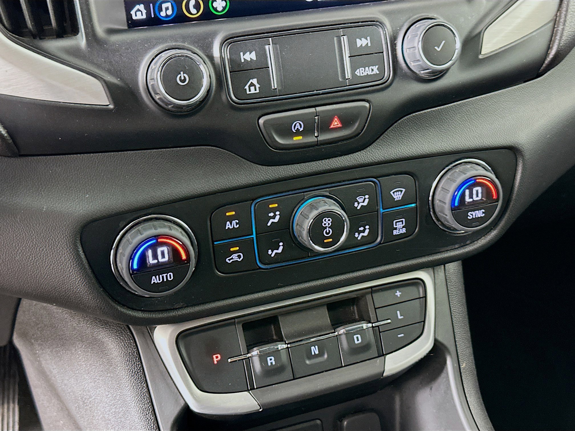 Used 2023 GMC Terrain SLT image 22