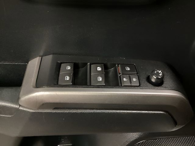 Used 2019 Toyota Tacoma SR5 AWD/4WD image 9